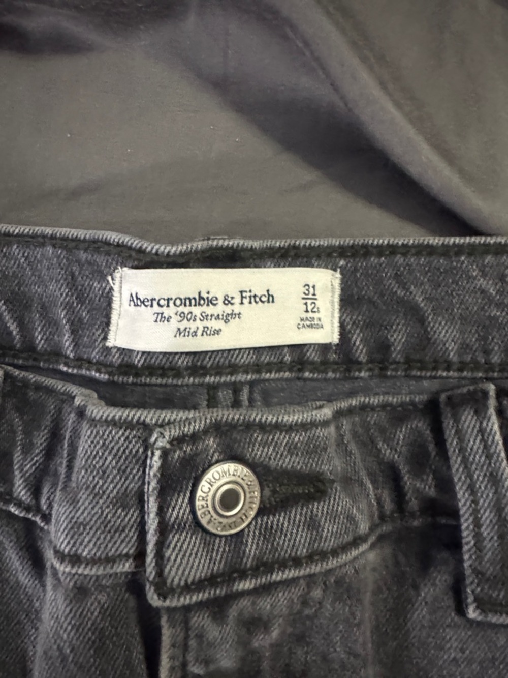 Abercrombie & Fitch Straight Leg Jeans in Washed Black 12/31 Short - Picture 3 of 4